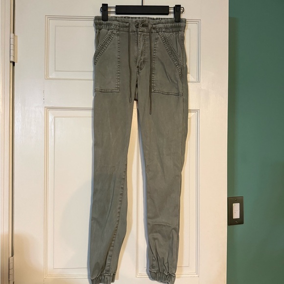 American Eagle Joggers - Picture 2 of 6